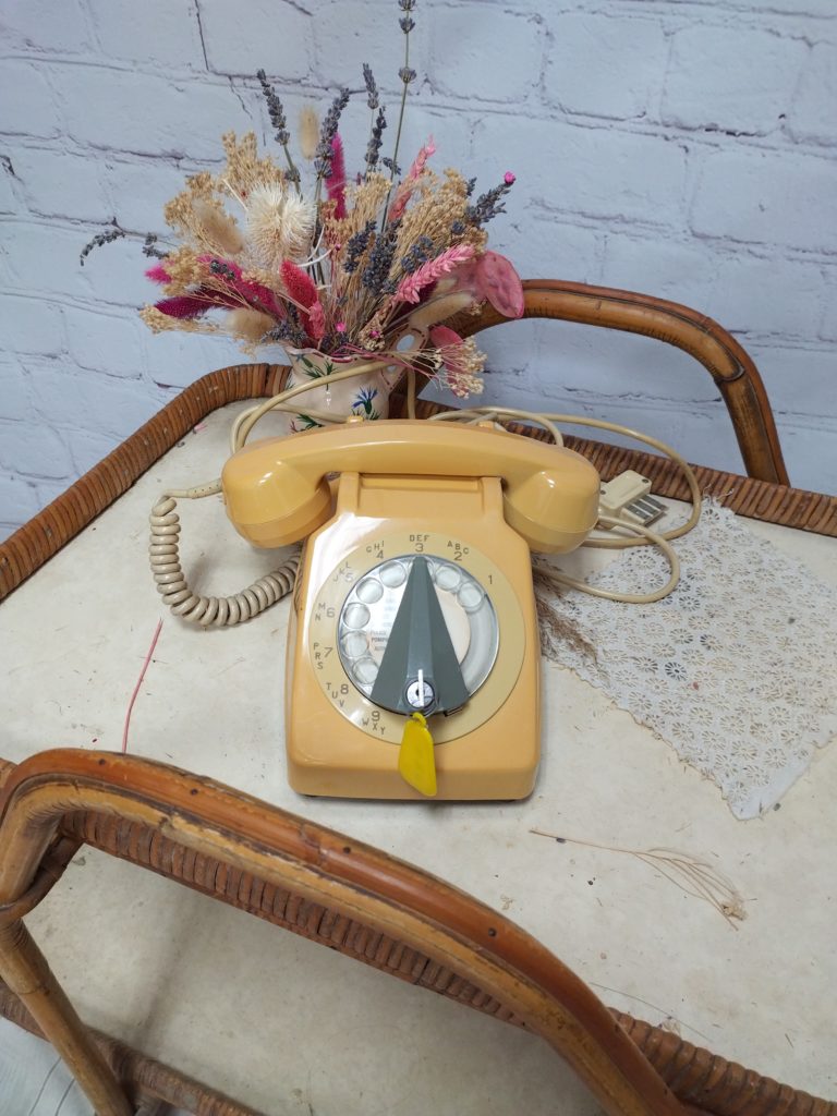 Téléphone Jouet Vintage RONCHI - Orange, Cadran à Disque - Dans Sa Boîte