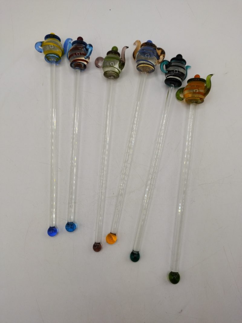 Lot de 6 touilleurs à cocktail ou sirop en verre de Murano forme théière – Image 5