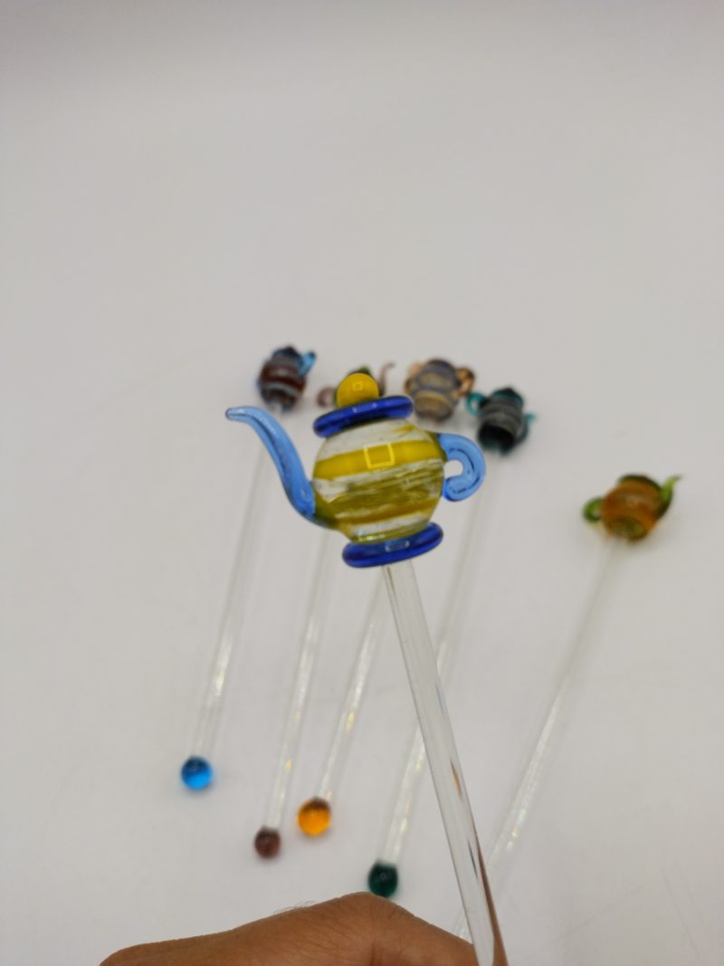 Lot de 6 touilleurs à cocktail ou sirop en verre de Murano forme théière – Image 3