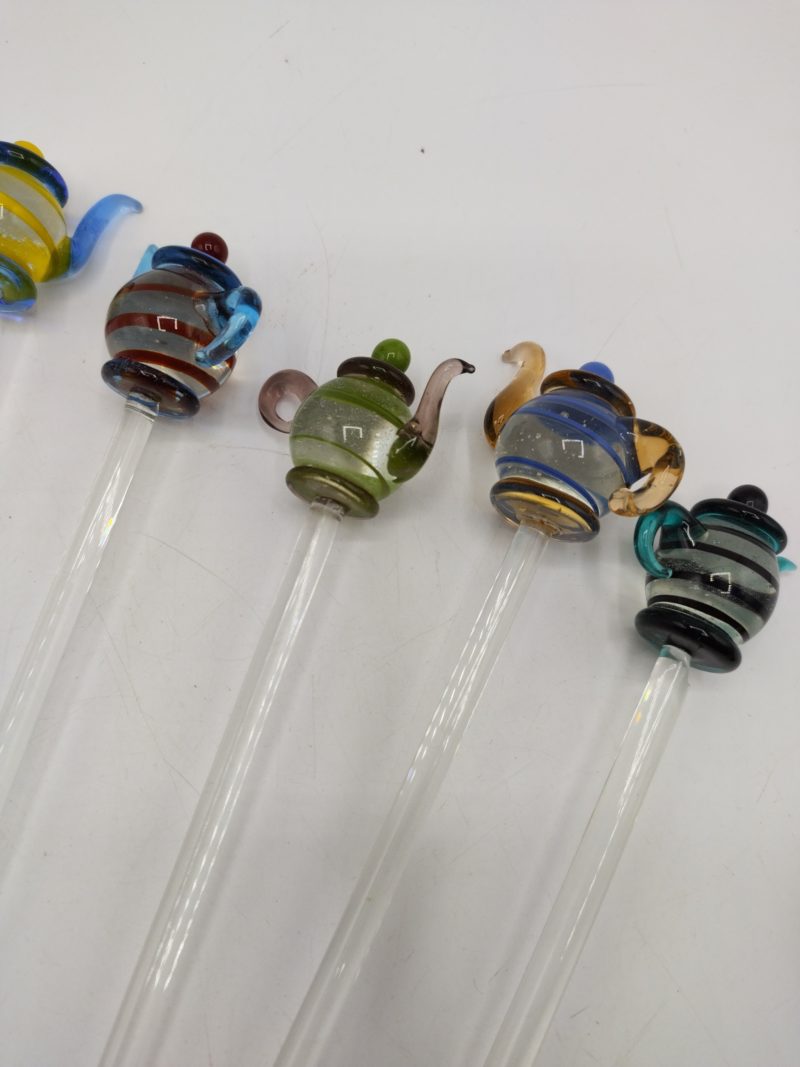 Lot de 6 touilleurs à cocktail ou sirop en verre de Murano forme théière – Image 2