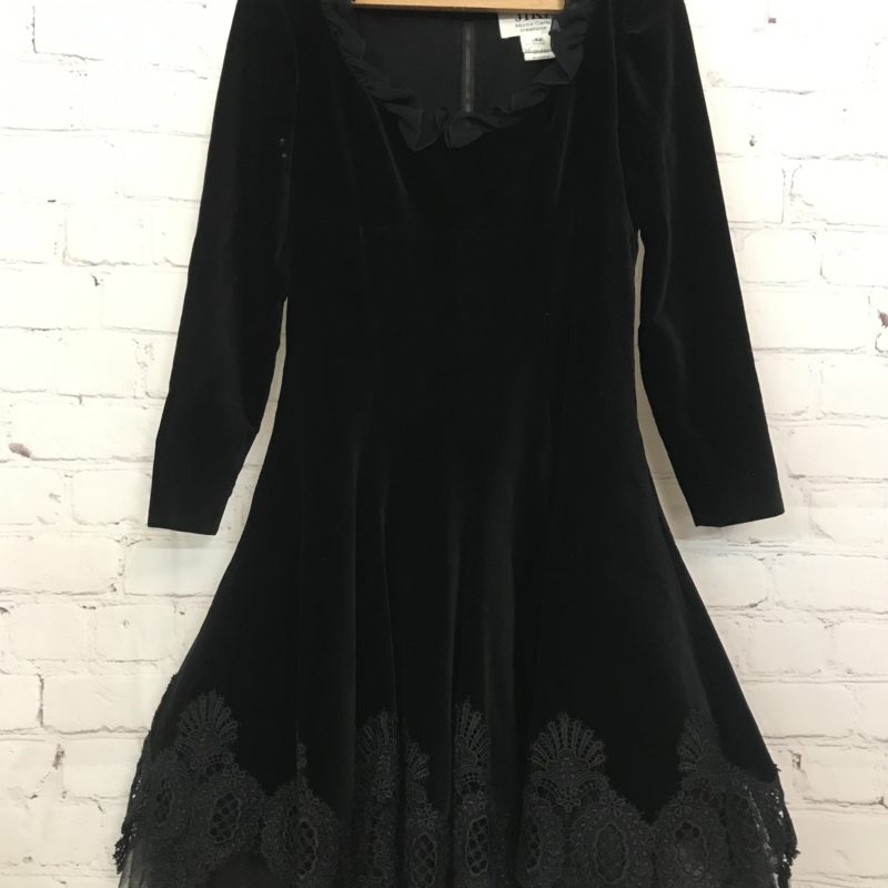 robe noire Jiki