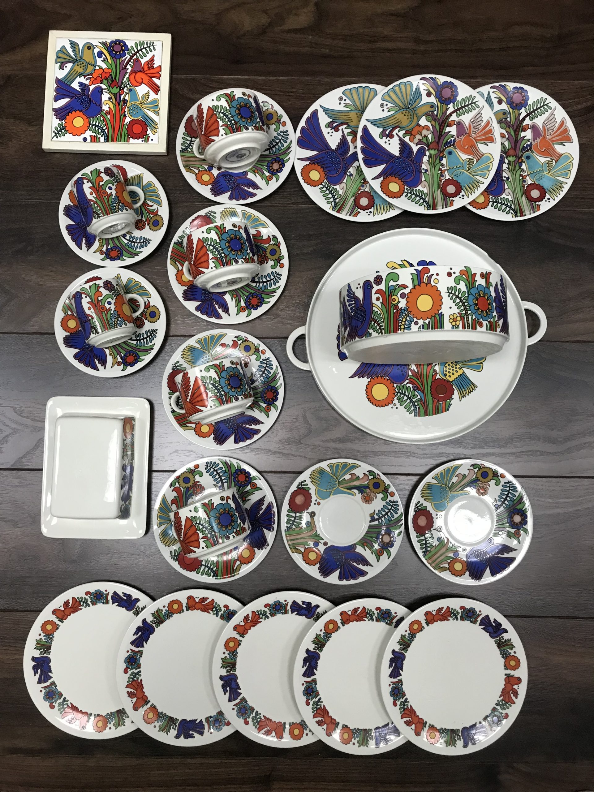 Service 12 assiettes vintage Villeroy & Boch - Ressourcerie Histoires Sans  Fin