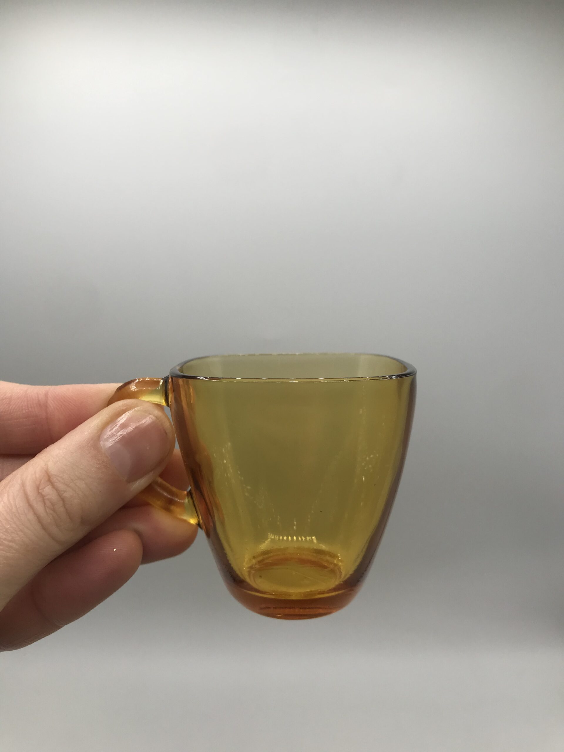 Tasses à café verre ambré Vereco