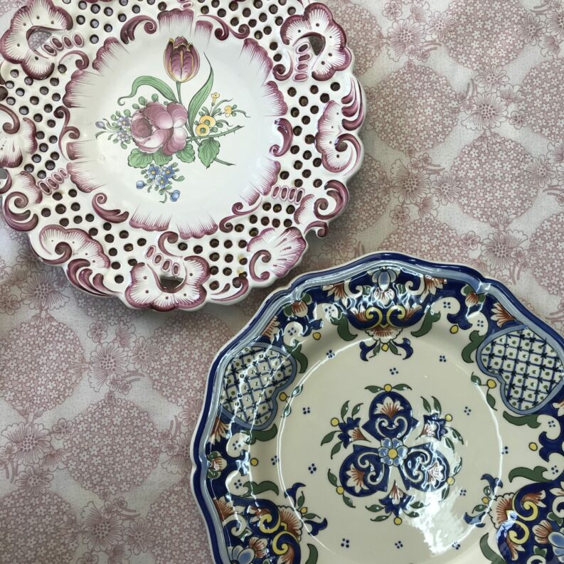 Duo d'assiettes de collection