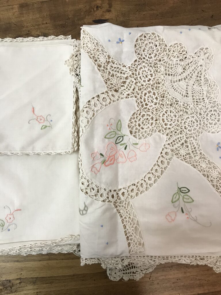 Ensemble de serviettes brodées – Collection Feuilles de Laurier main image 1