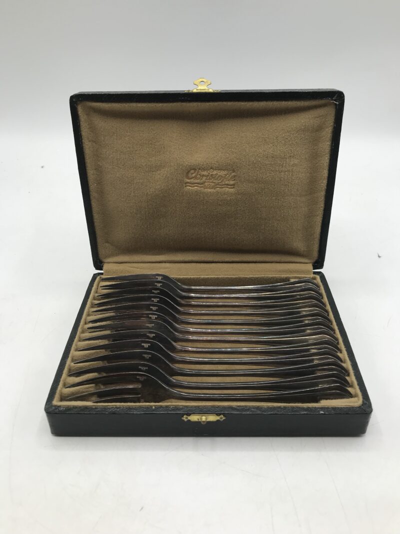 Coffret de 12 fourchettes à dessert en métal argenté Christofle – Image 6