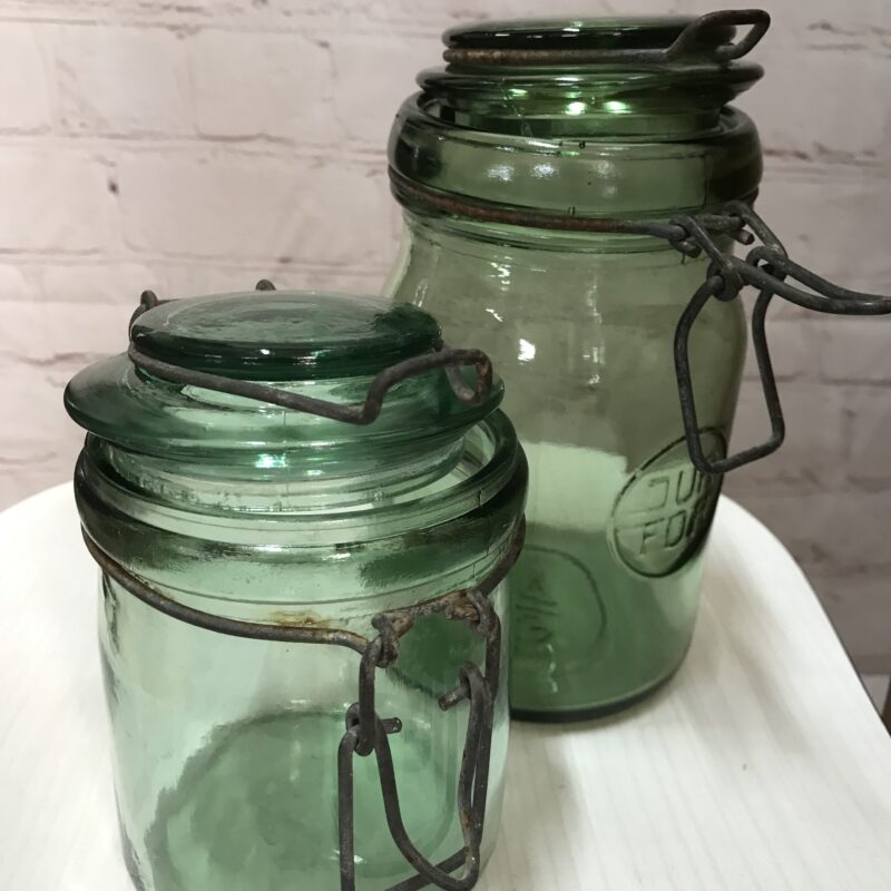 Lot de 2 bocaux en verre vert anciens