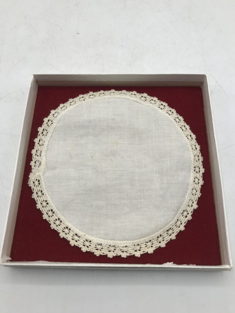 Lot de 5 napperons ronds crochet et dentelle – Image 7