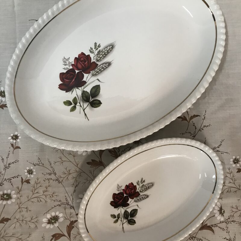 Lot de deux plats ovales Lunéville fleurs