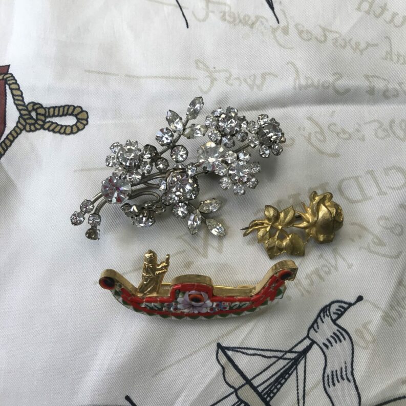 Trio de broches fleurs vintage