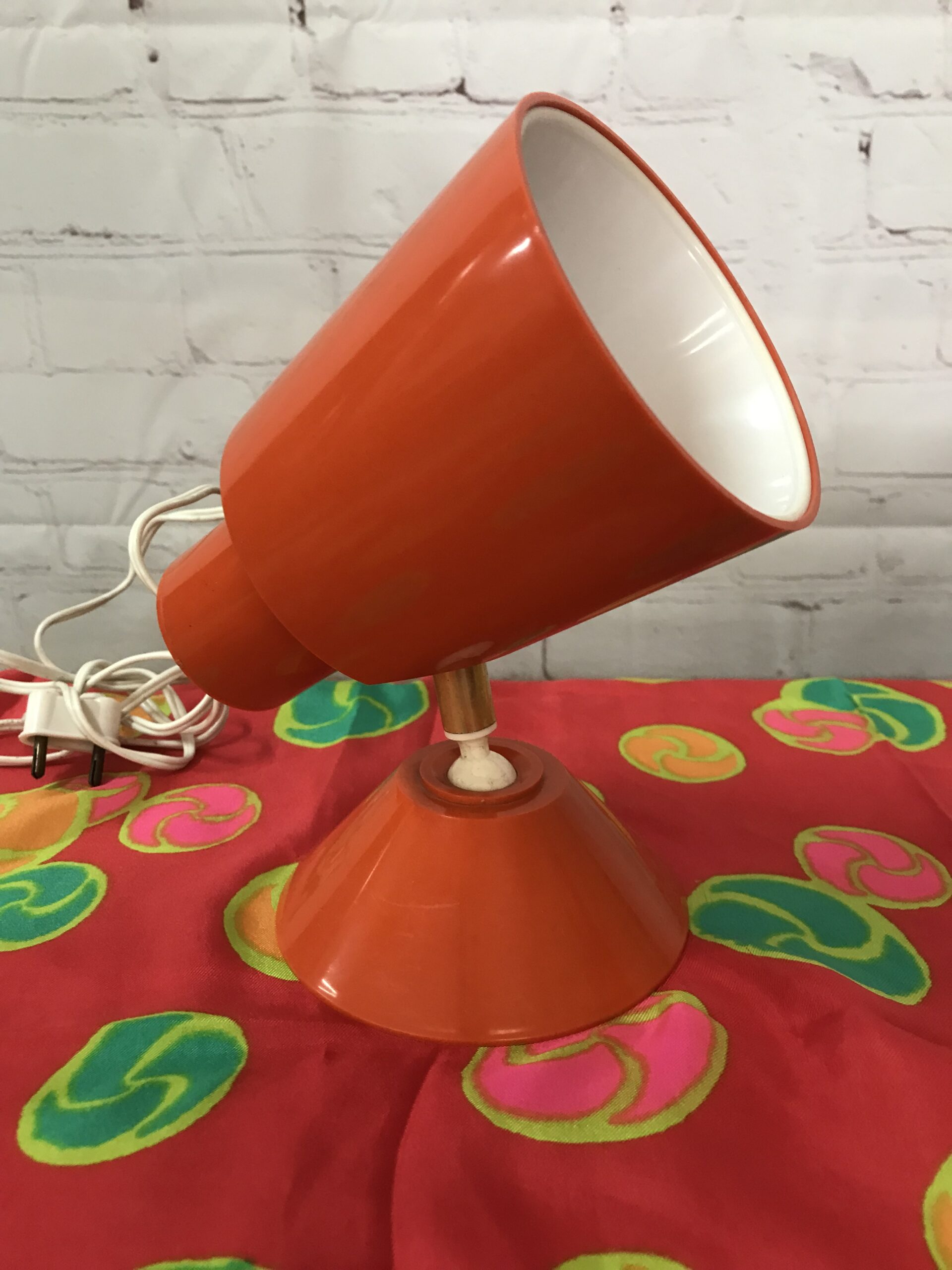Petite lampe orange vintage années 60 - Ressourcerie Histoires Sans Fin