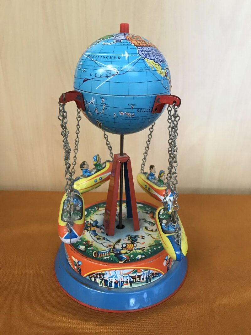 Boite à musique globe terrestre années 60/70