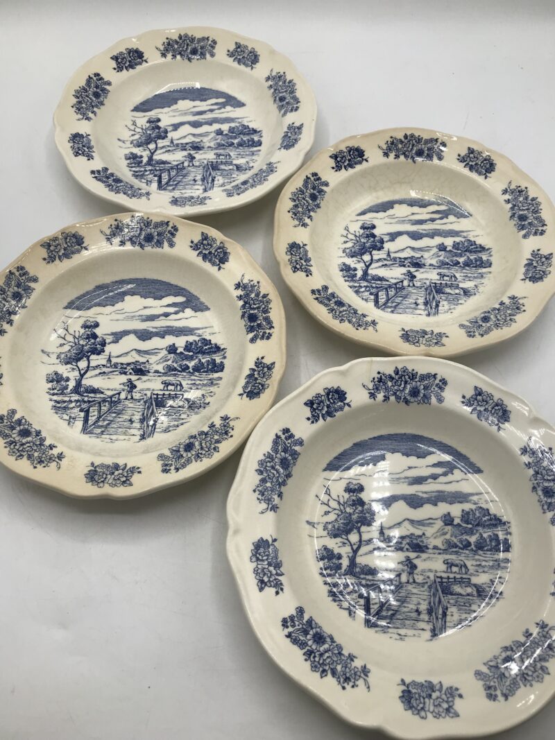 Lot 4 assiettes creuses Gien