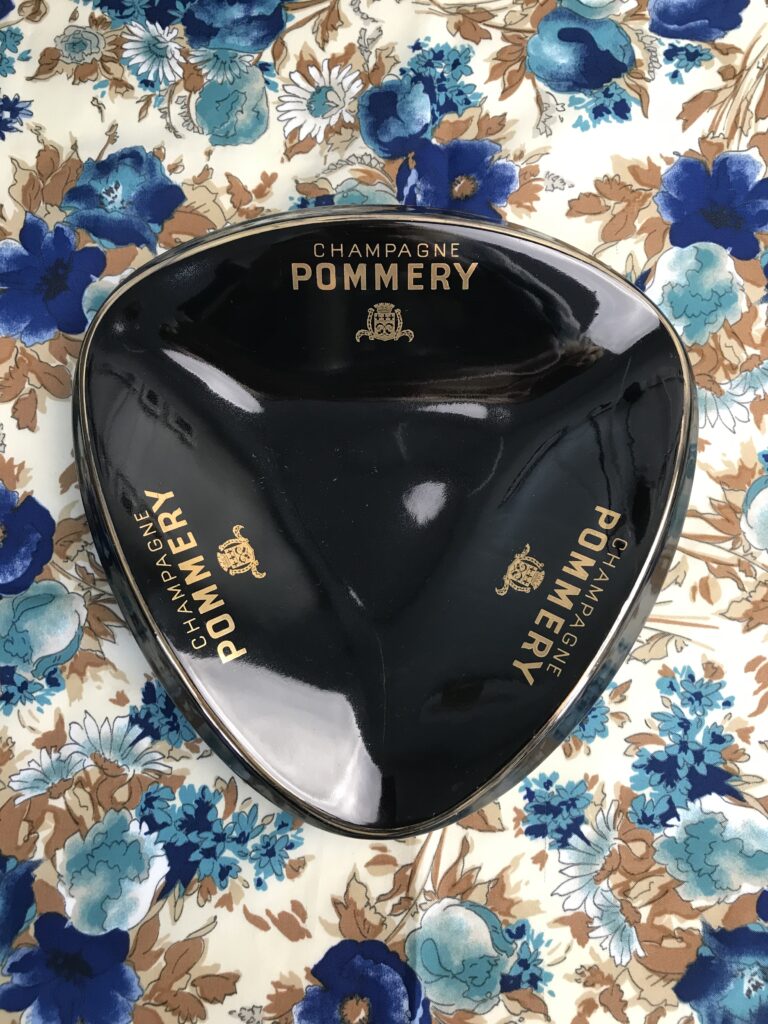 Ancien Plateau Publicitaire Champagne Pommery En Fer - Vintage - Dimensions 50x35 Cm