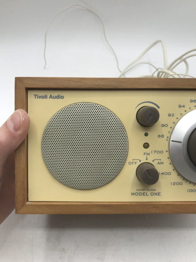 Radio Tivoli Audio Model One – Henry Kloss – Noyer/argent Avec Antenne – Bon état