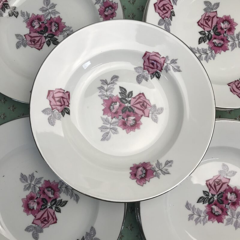 Service de 12 assiettes creuses Porcelaine de Limoges