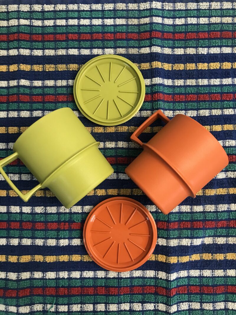 duo de tasses tupperware