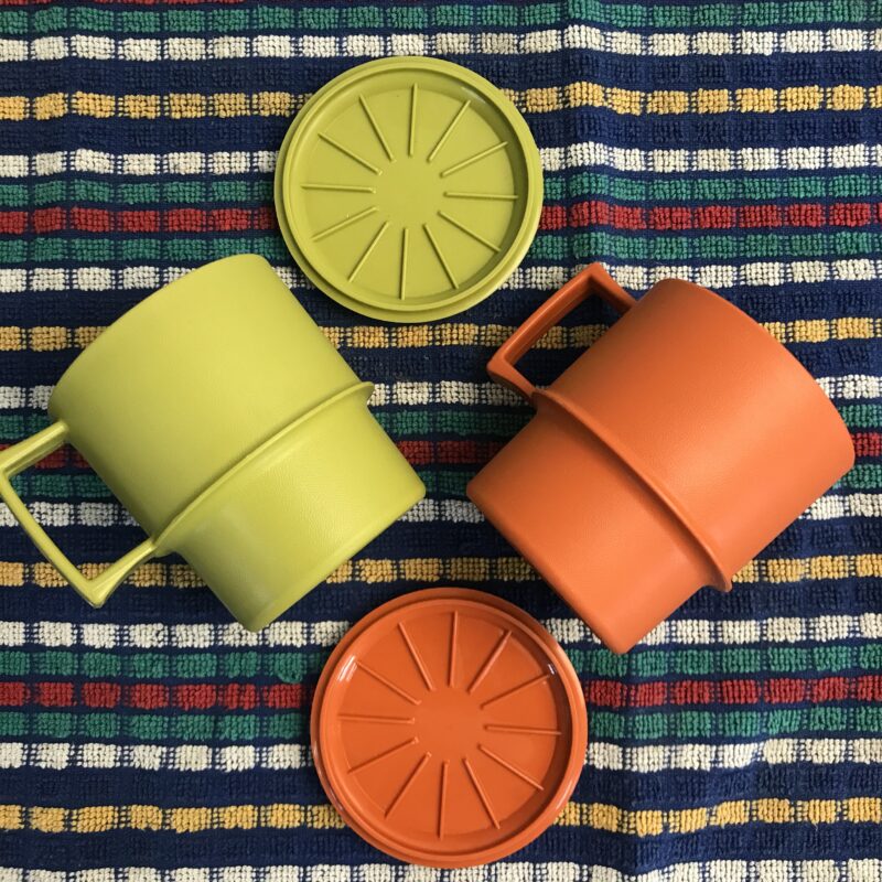 duo de tasses tupperware