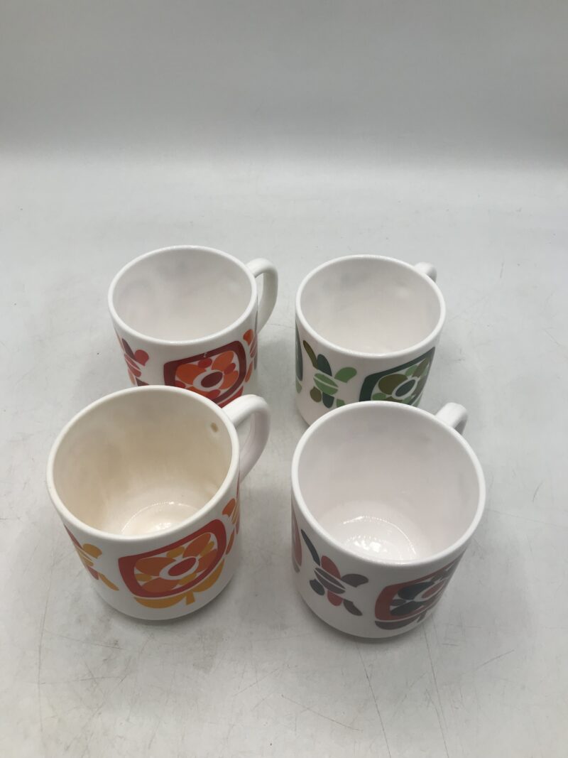 Lot de 4 mugs Mobil vintage