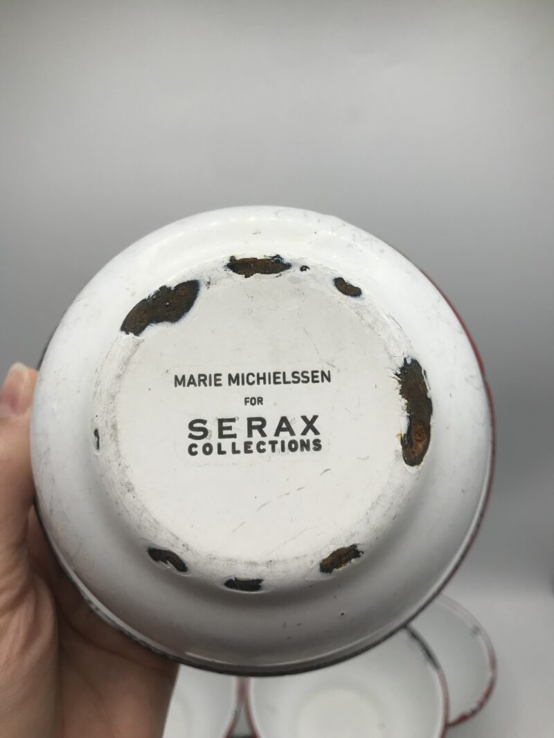 Lot de 27 bols en émail blanc liseré rouge SERAX – Image 3