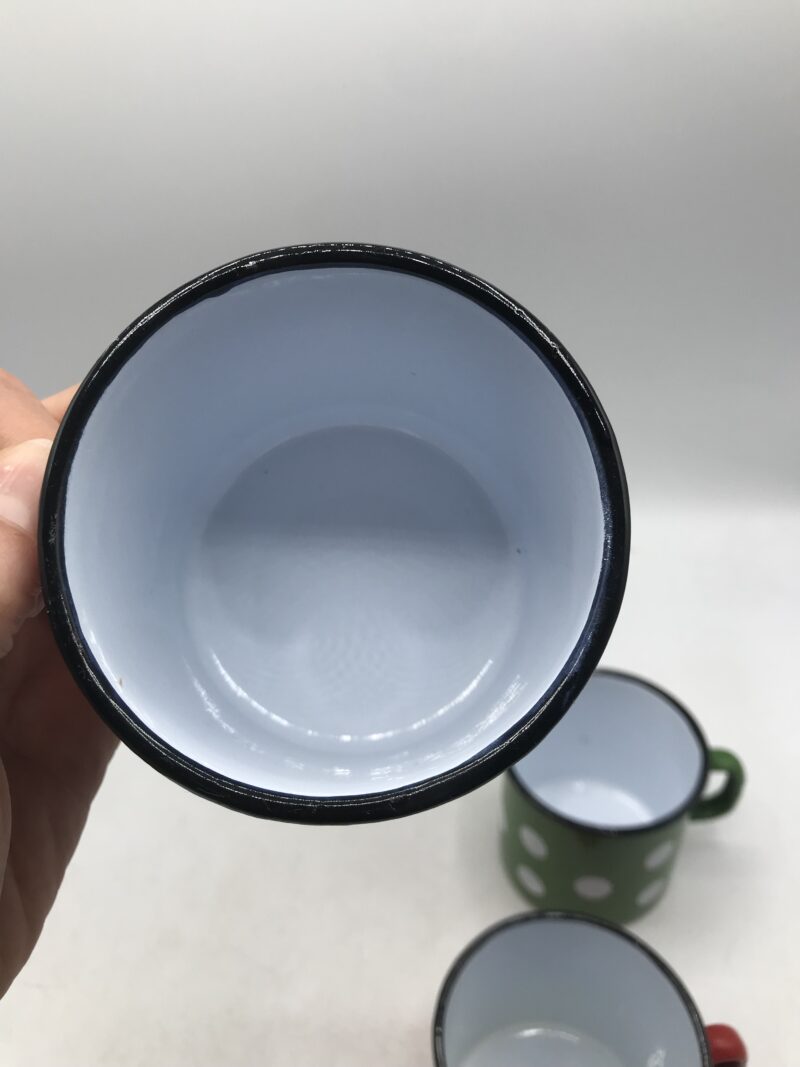 Lot de 4 tasses émail vintage