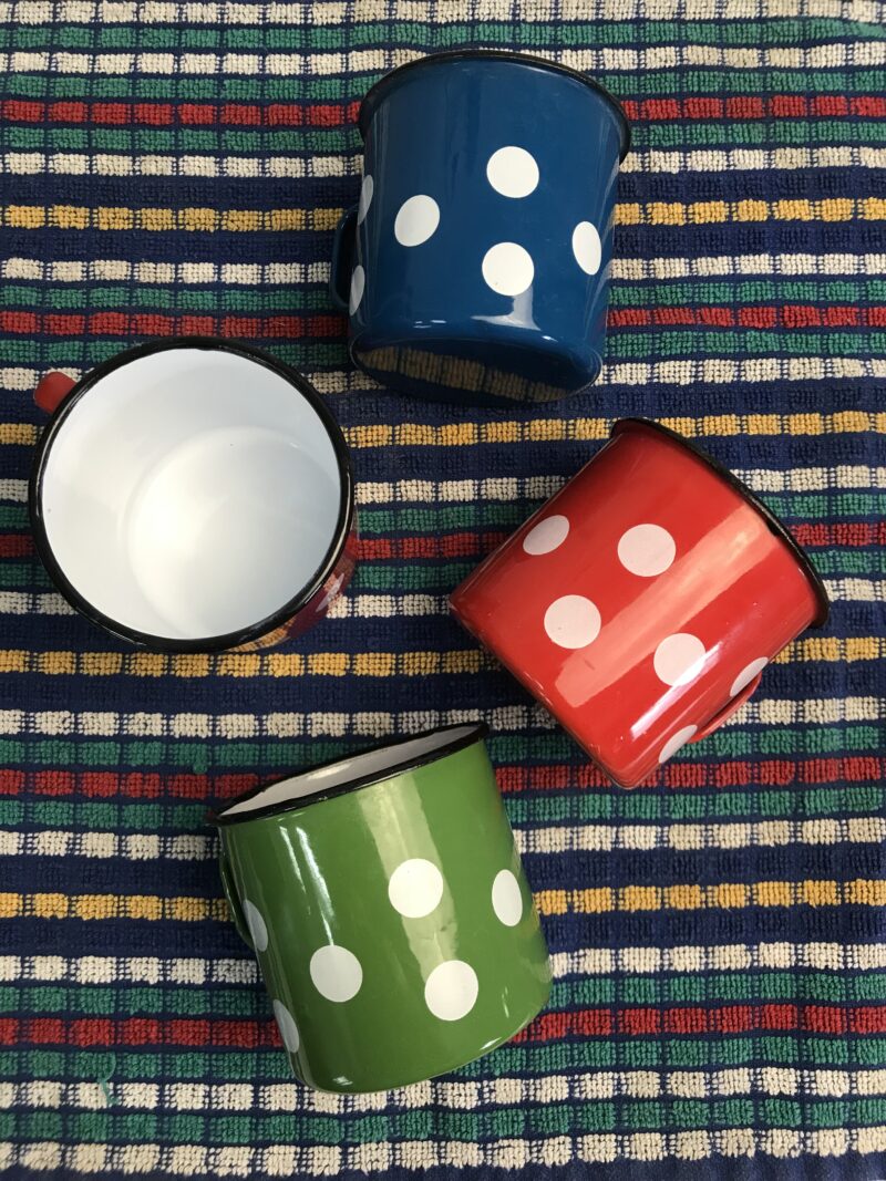 Lot de 4 tasses émail vintage