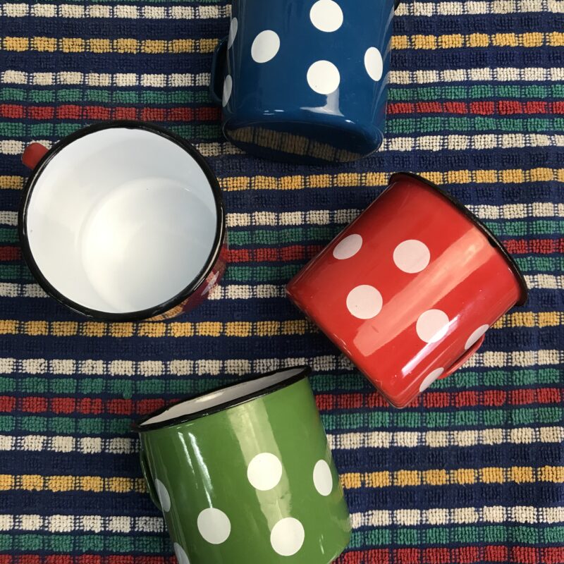 Lot de 4 tasses émail vintage