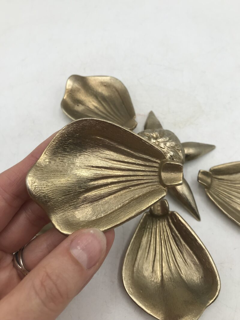 Cendrier fleur doré vintage – Image 2
