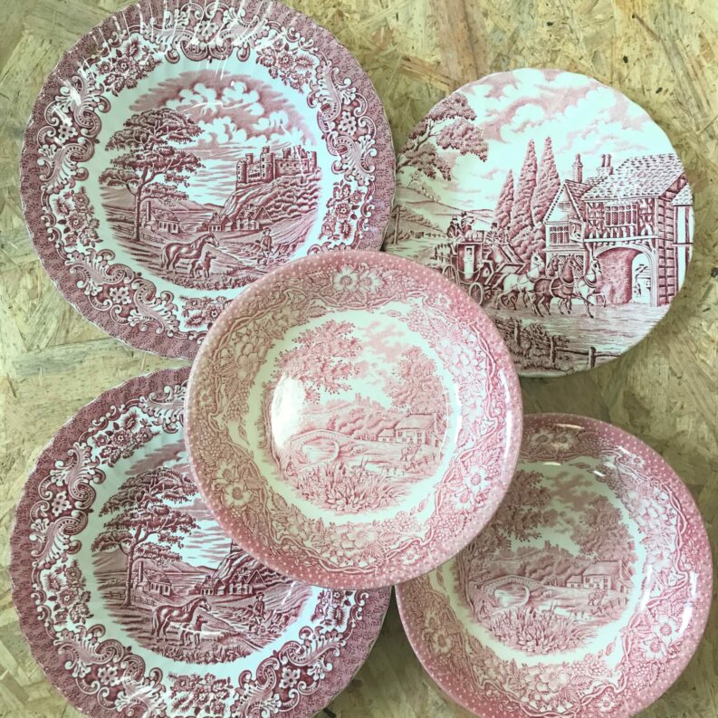 Composition de 5 assiettes Royal mail, Country castles