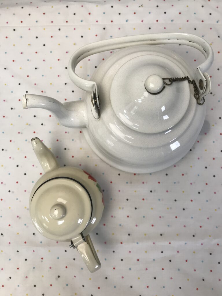 Duo De Casseroles émaillées Vintage Des Années 1960, Couleur Jaune, Parfait état Pour Un Look Rétro Dans Ta Cuisine !