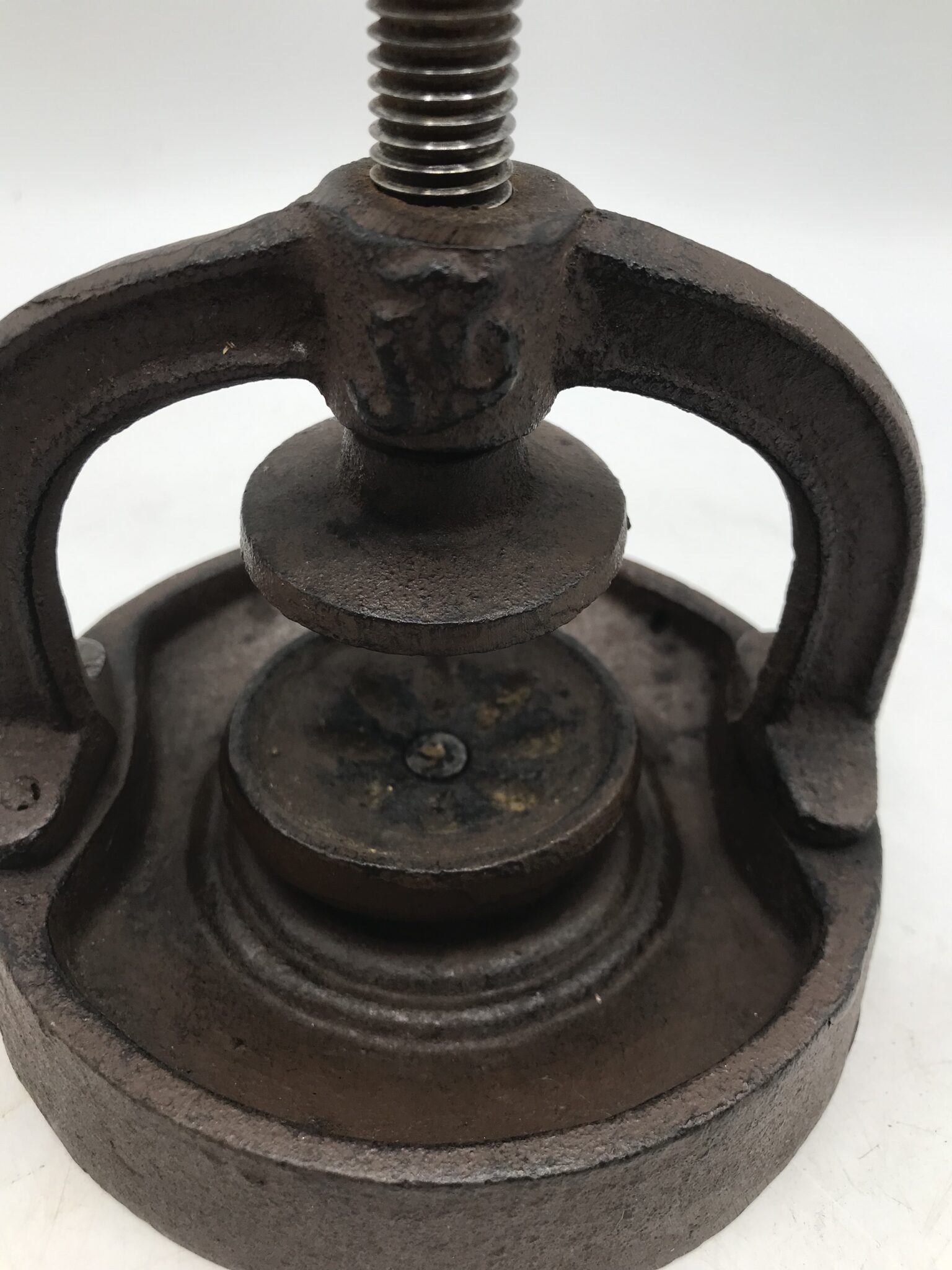 Ancien Casse Noix Panière Bois a l'Ecureuil ou Presentoir Pot