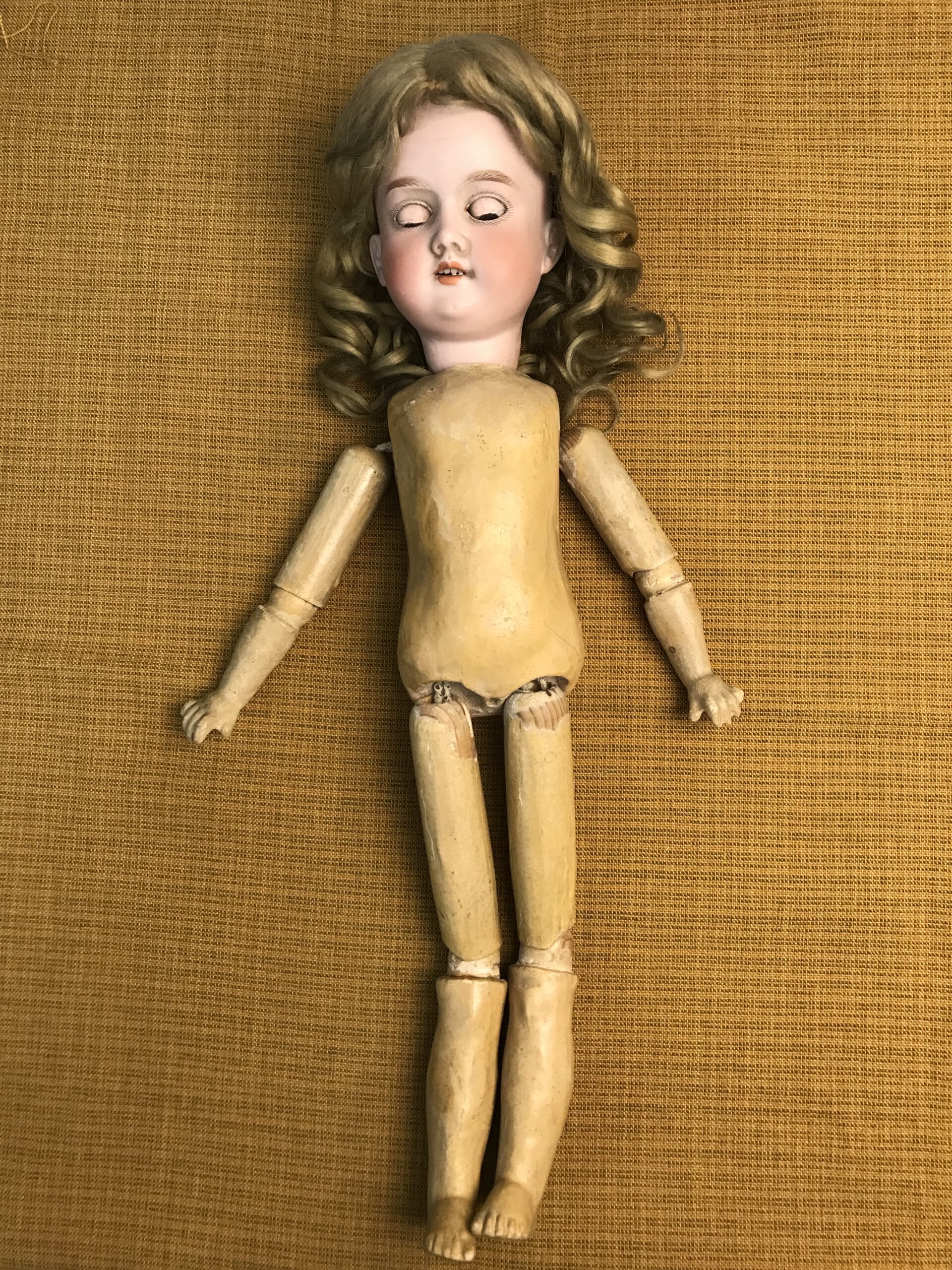 Ancienne dinette en porcelaine poupée jouet décor enfants
