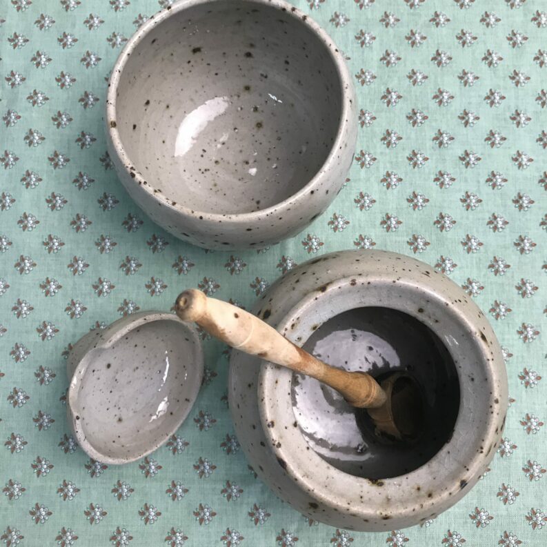 pot à olives en grès