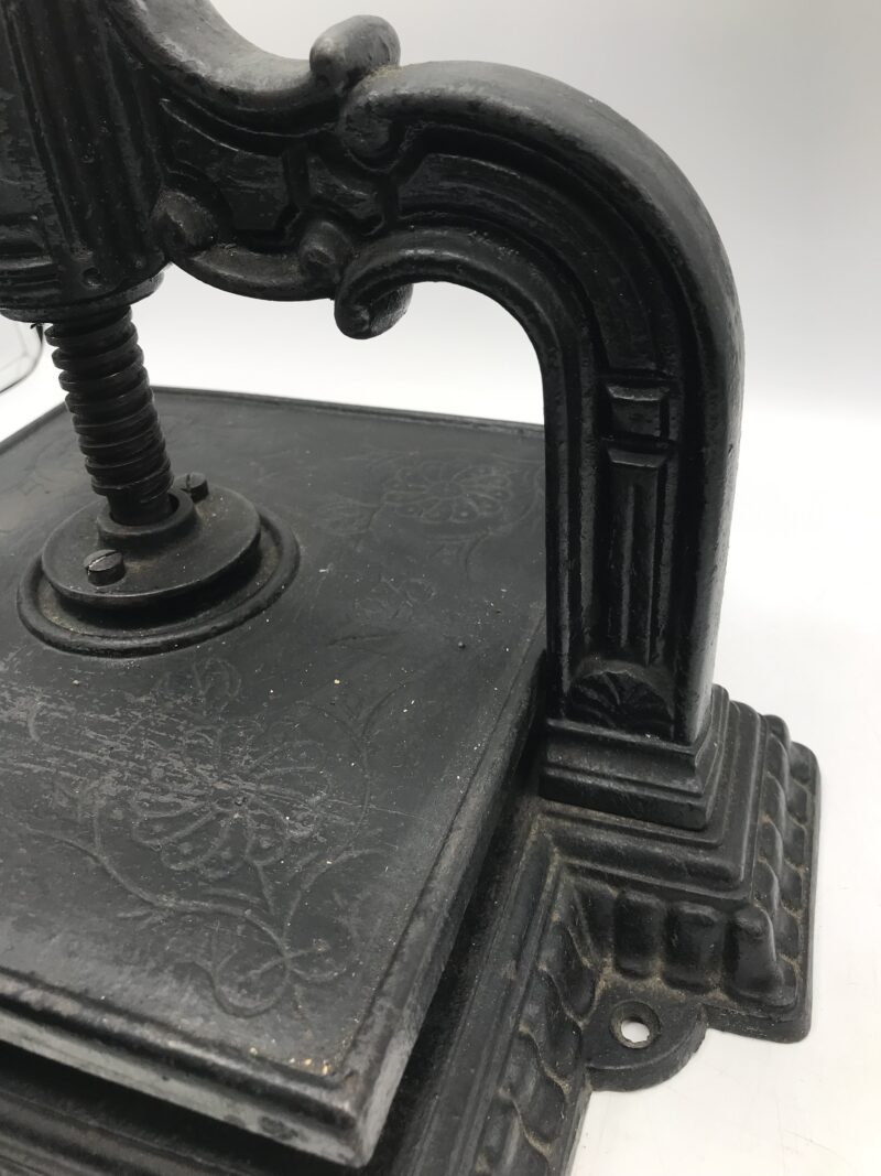 Presse de Notaire en fonte – Image 4