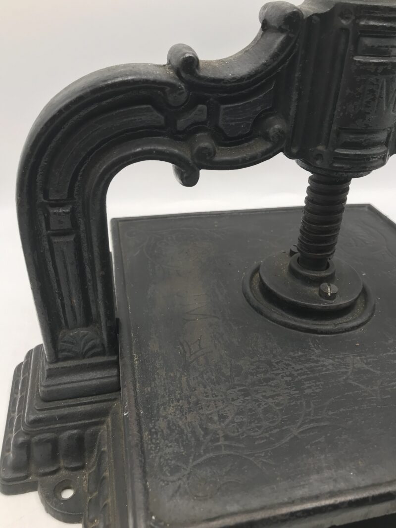 Presse de Notaire en fonte – Image 8