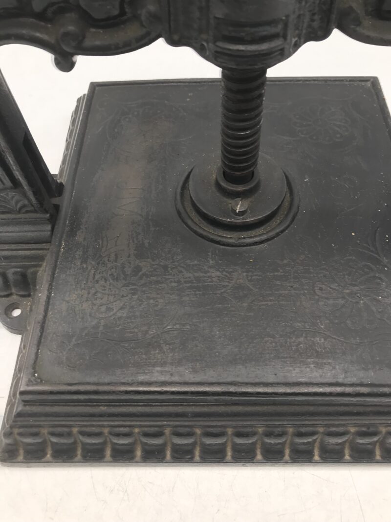 Presse de Notaire en fonte – Image 10