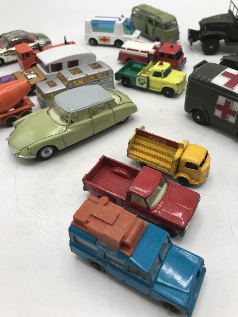 voiture anciennes Dinky toys