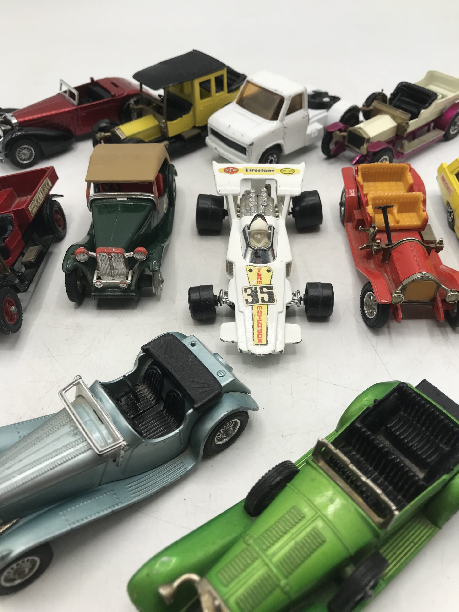 Lot de 11 voitures Matchbox vintage - Ressourcerie Histoires Sans Fin