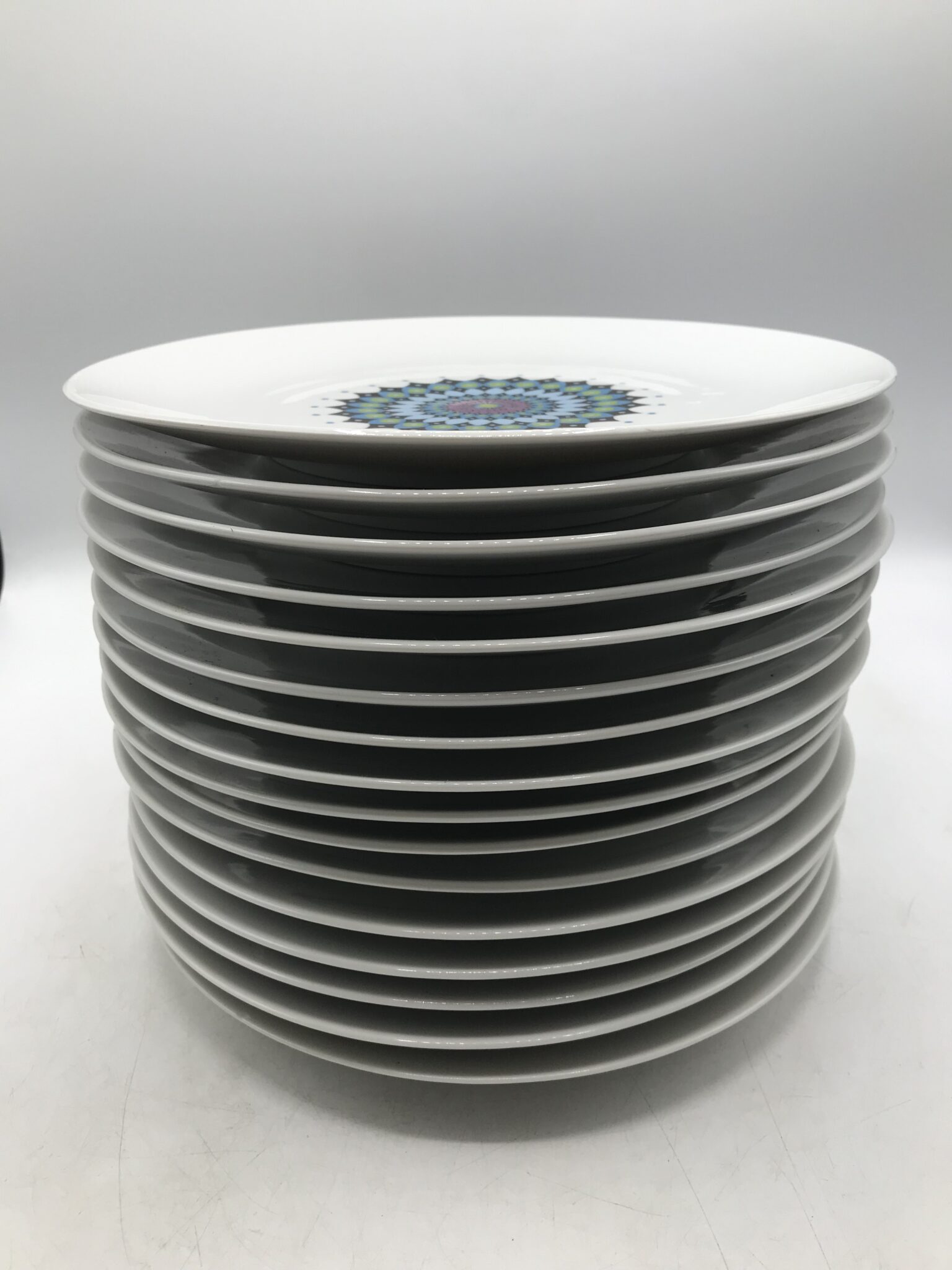 ALACASA Série Julia Service de Table Coplets en Porcelaine Blanche