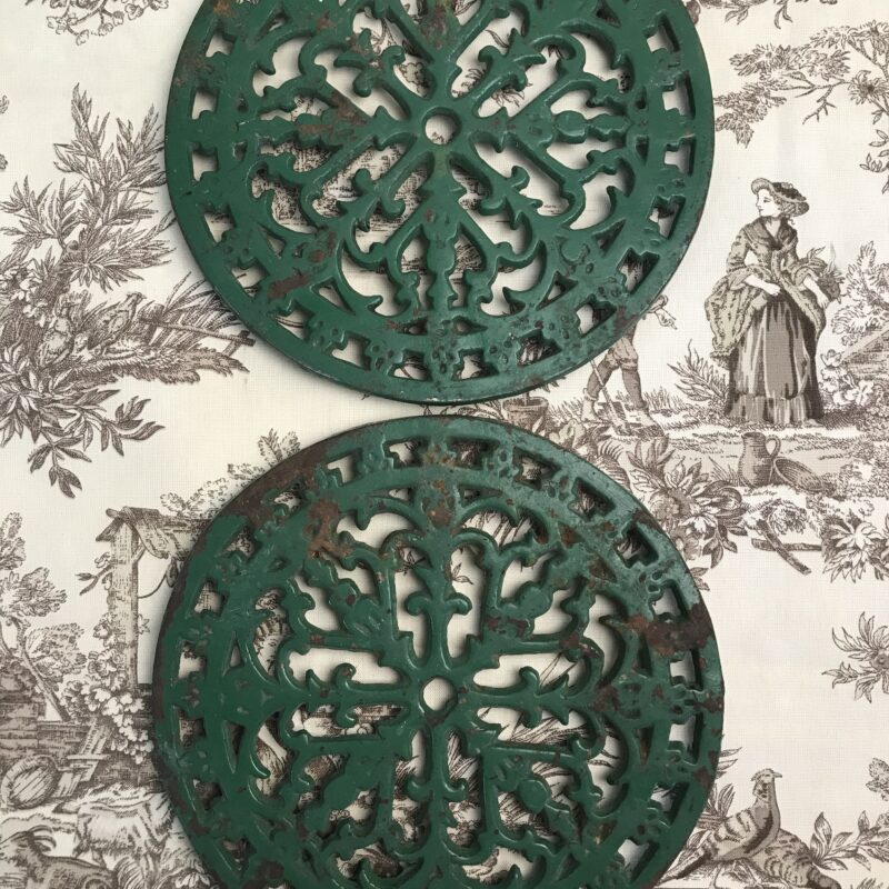 dessous de plat ancien en fonte