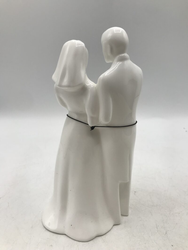 Figurine de mariage Royal Doulton – Image 6