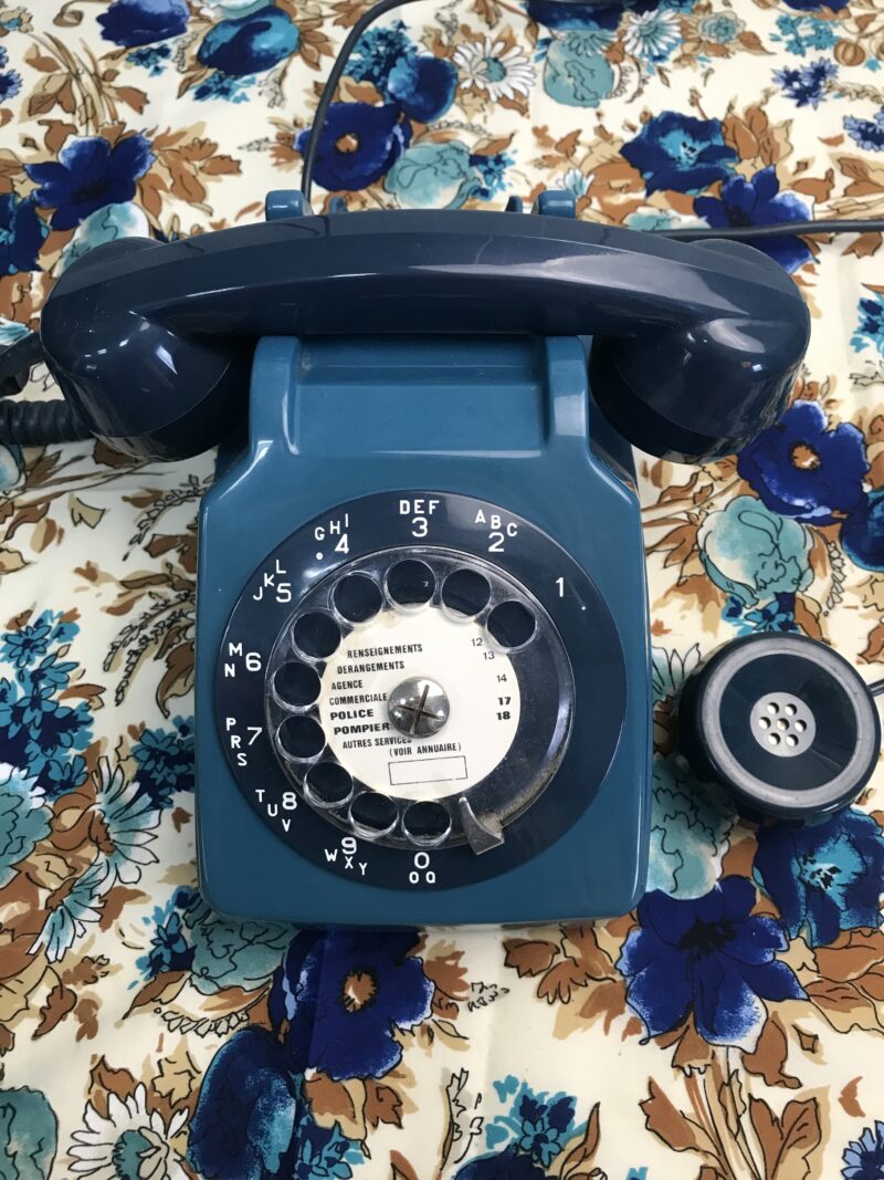 téléphone vintage bleu