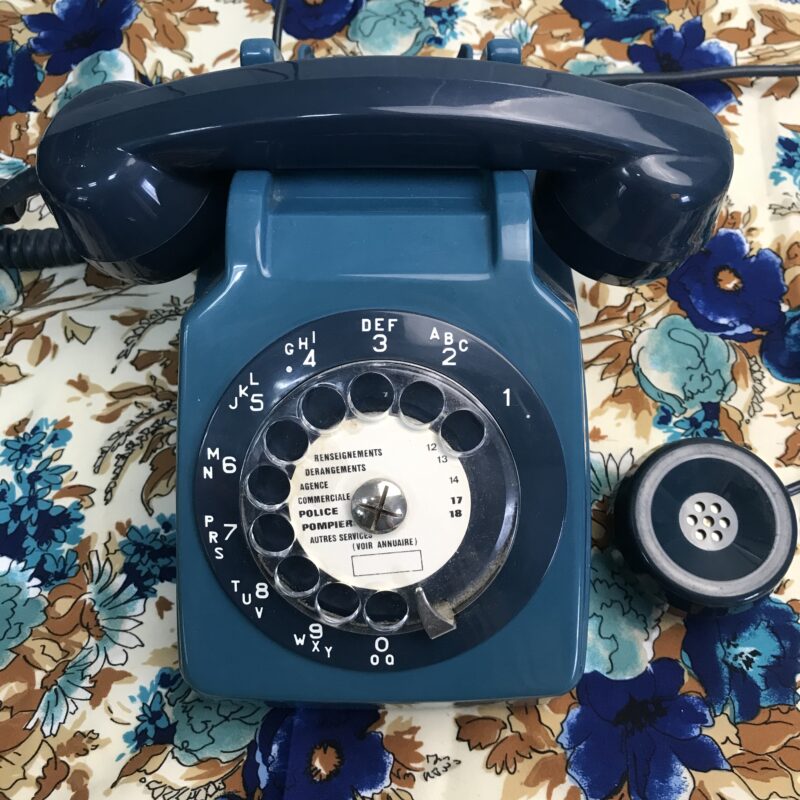 téléphone vintage bleu