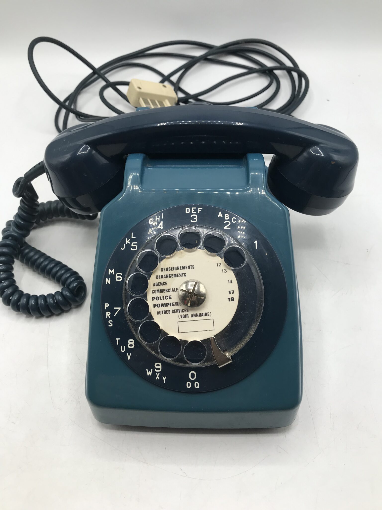 Téléphones jouets anciens français à cadran rotatif avec cordons vintage, lot de 2 - Canada
