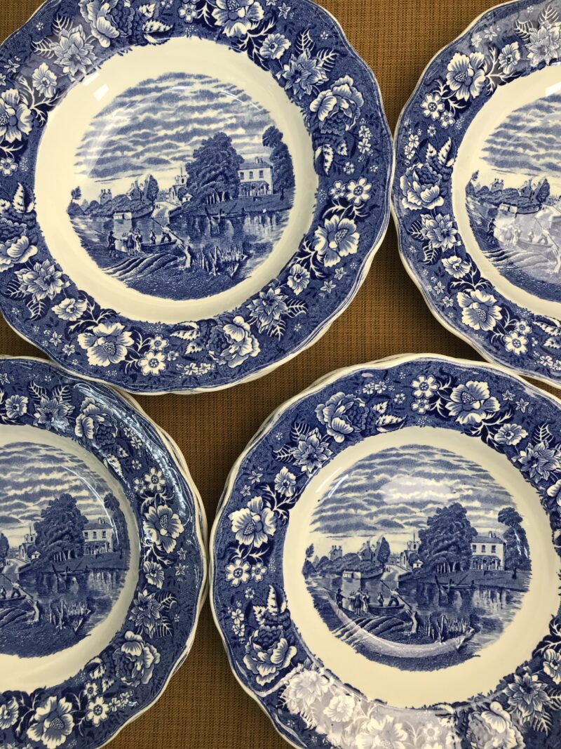 12 assiettes creuse Staffordshire Bridge