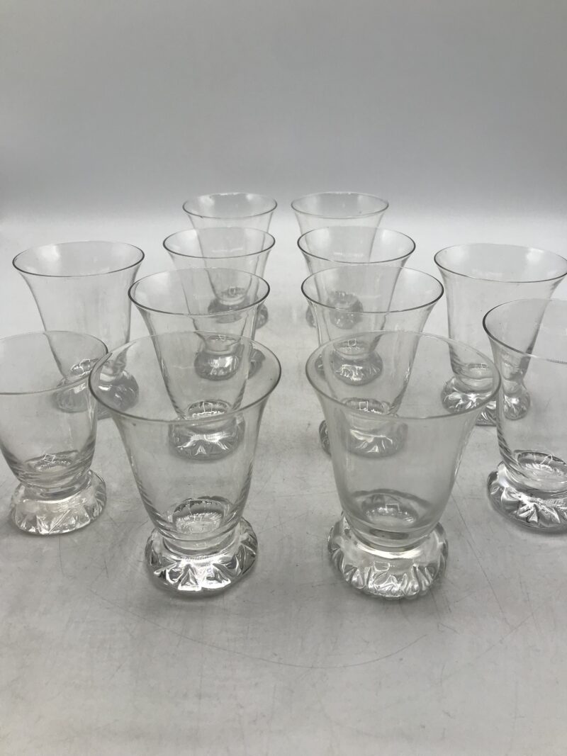 Service de 12 verres grand modèle cristal Daum – Image 7