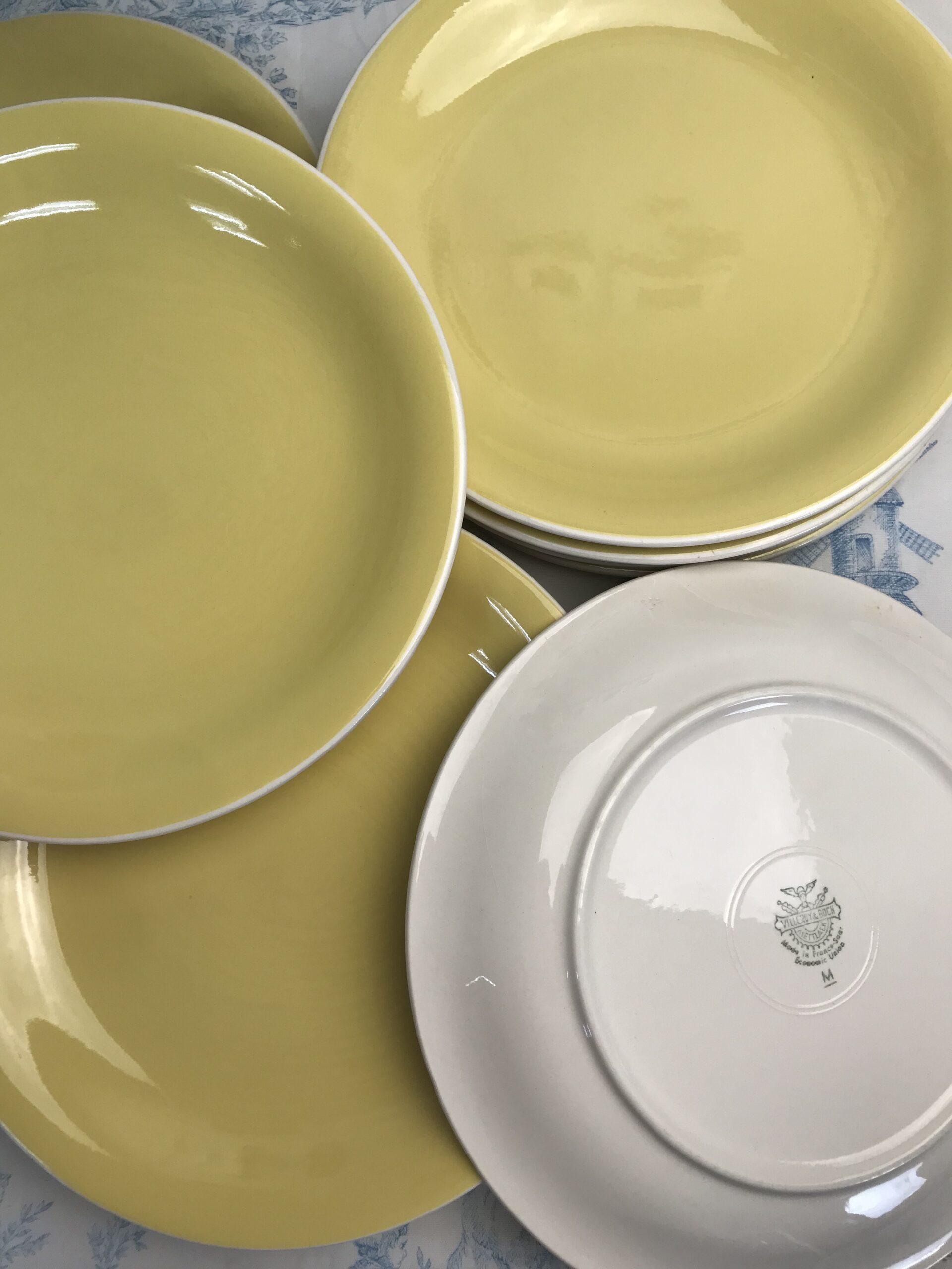 12 assiettes jaune Villeroy et boch