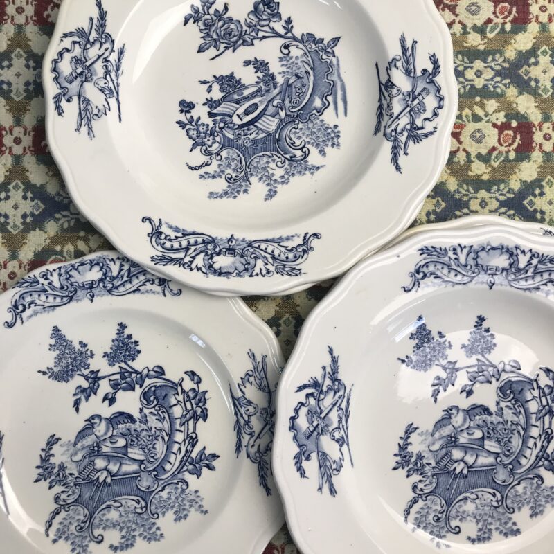 assiettes Terre de fer Louis XV