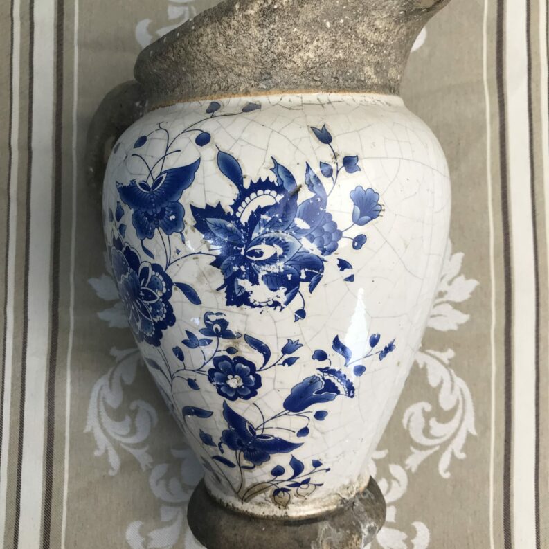 cruche ancienne terre et ceramique