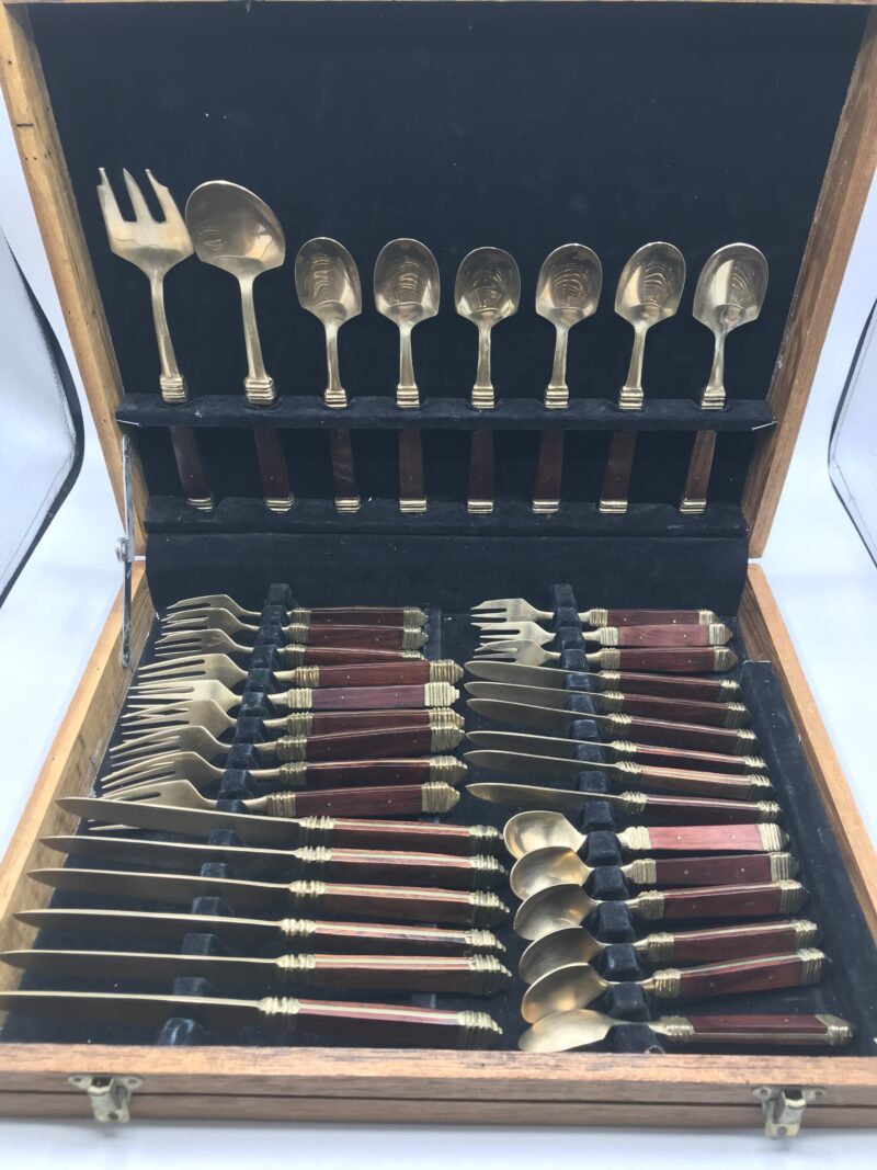 Ménagère complète en laiton et bois – Image 12